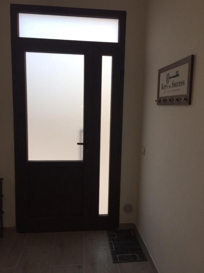 Domus Alice Apartment Монсерато Екстериор снимка