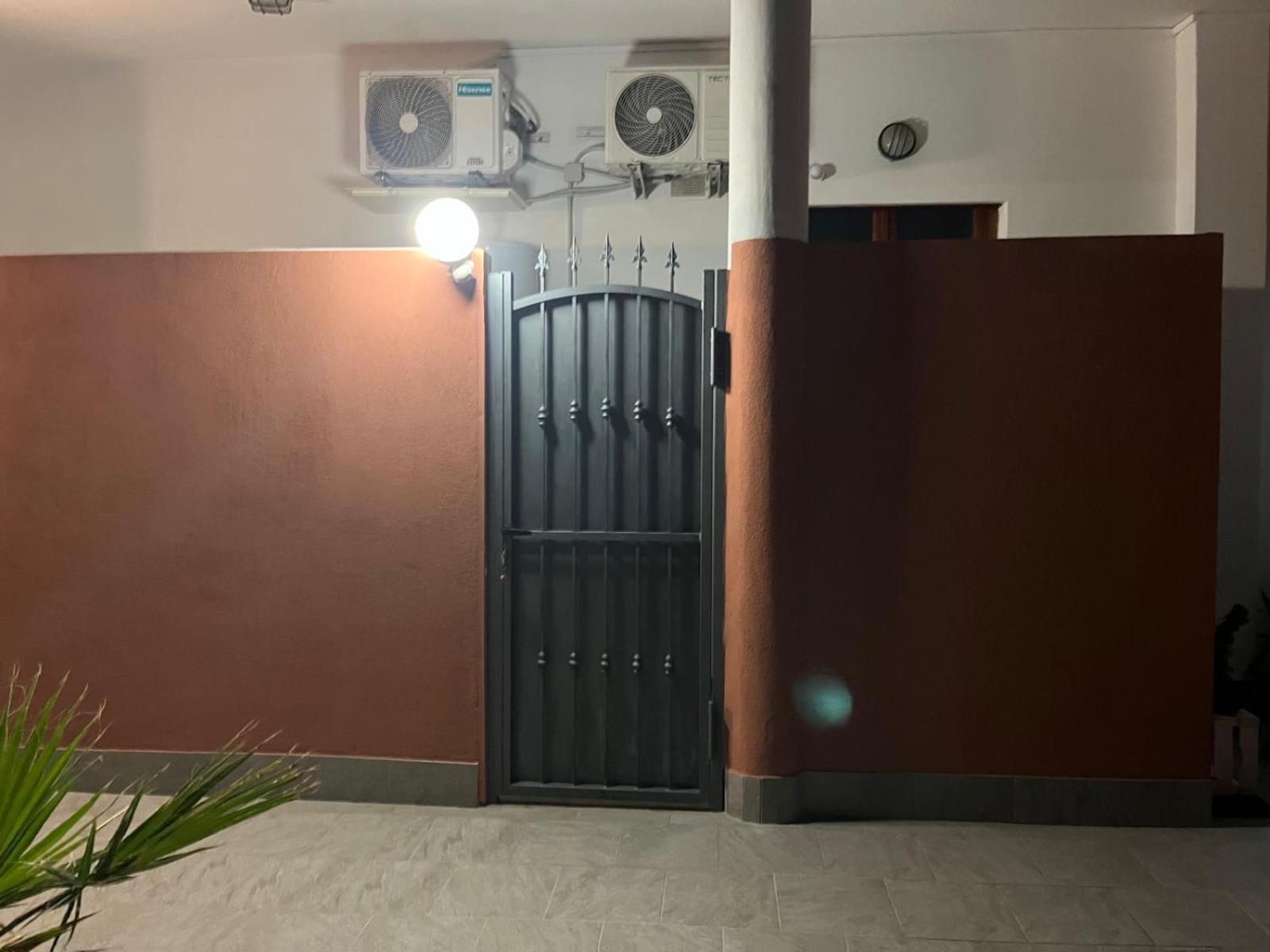 Domus Alice Apartment Монсерато Екстериор снимка